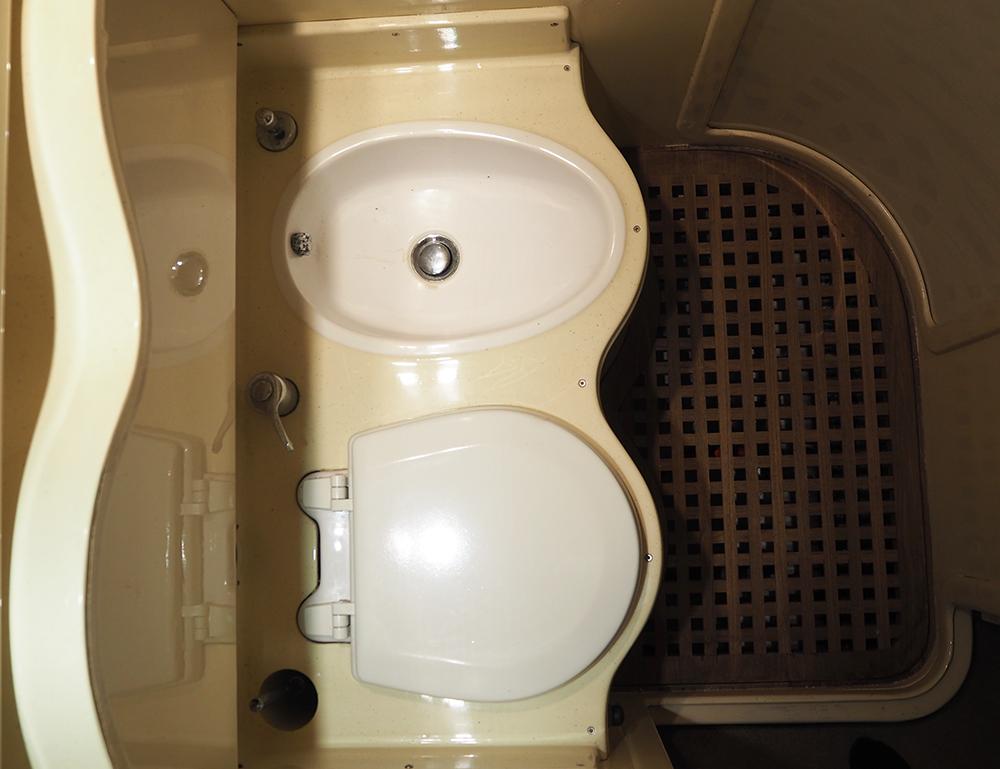 Saloon, Accommodation